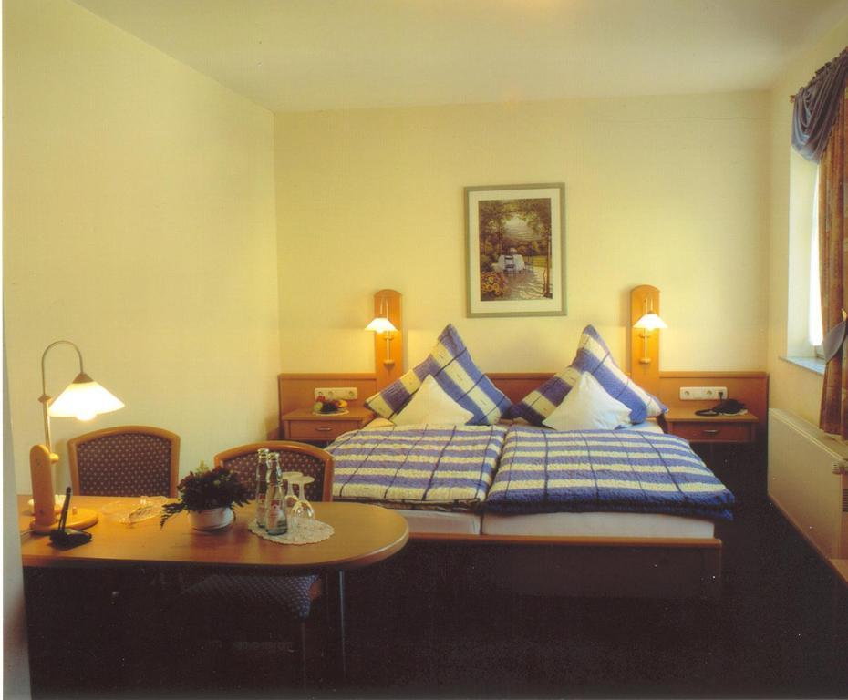 Hotel Zur Krone Birresborn Pokoj fotografie